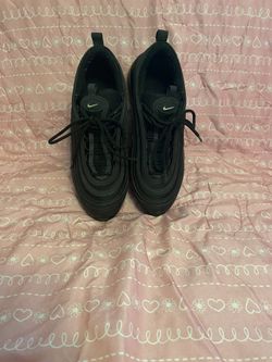 Black Air max - 7 Big Kids (Women’s 8.5)