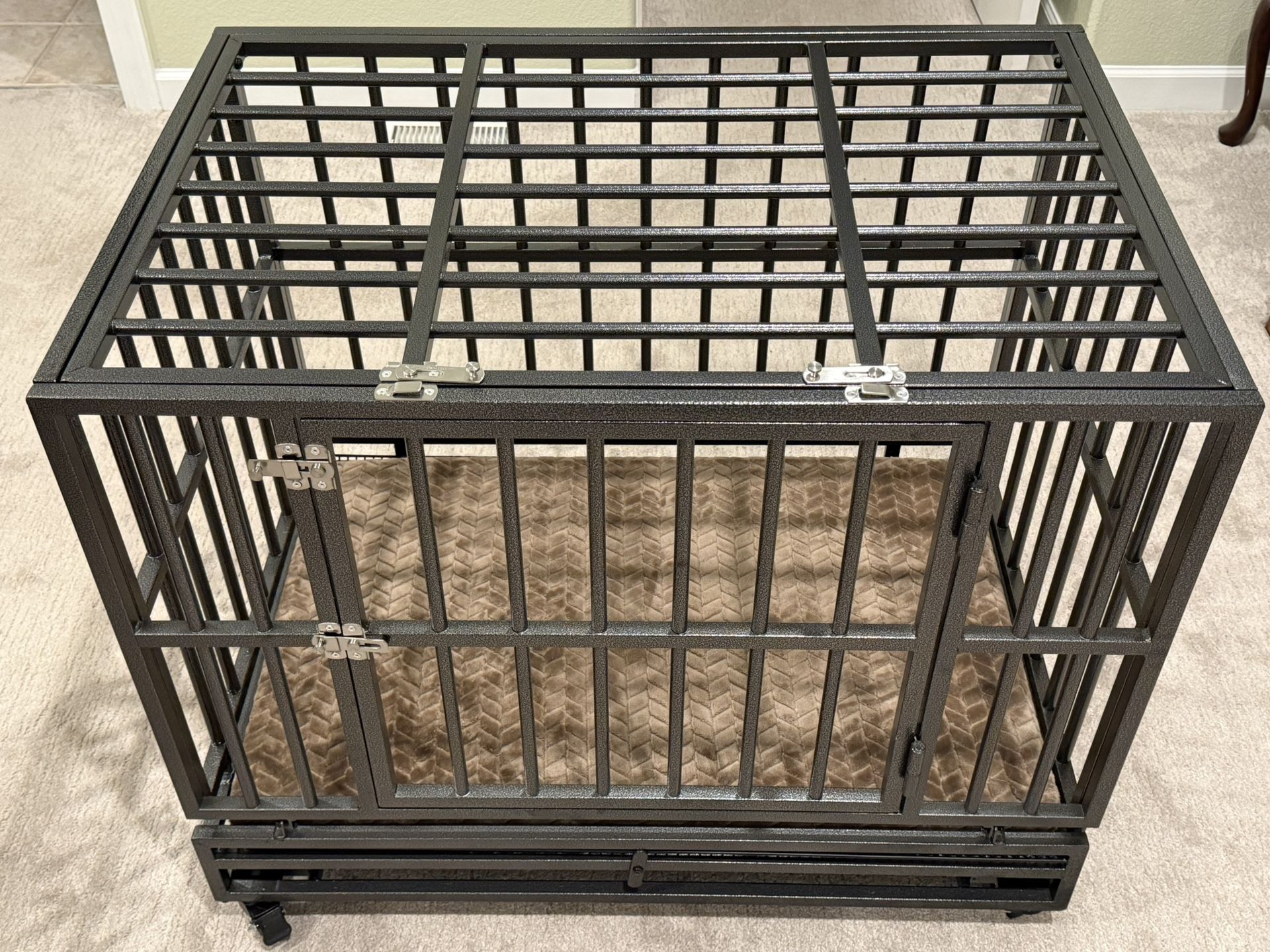 DOG CRATE-BRAND NEW Heavy Duty Extra Large Crate with Wheels