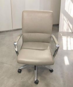 Bernhardt Design Rice Mid-Back Executive Chair – From $600 📦 Florida