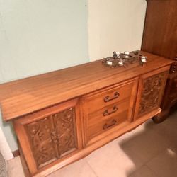 Table/dresser