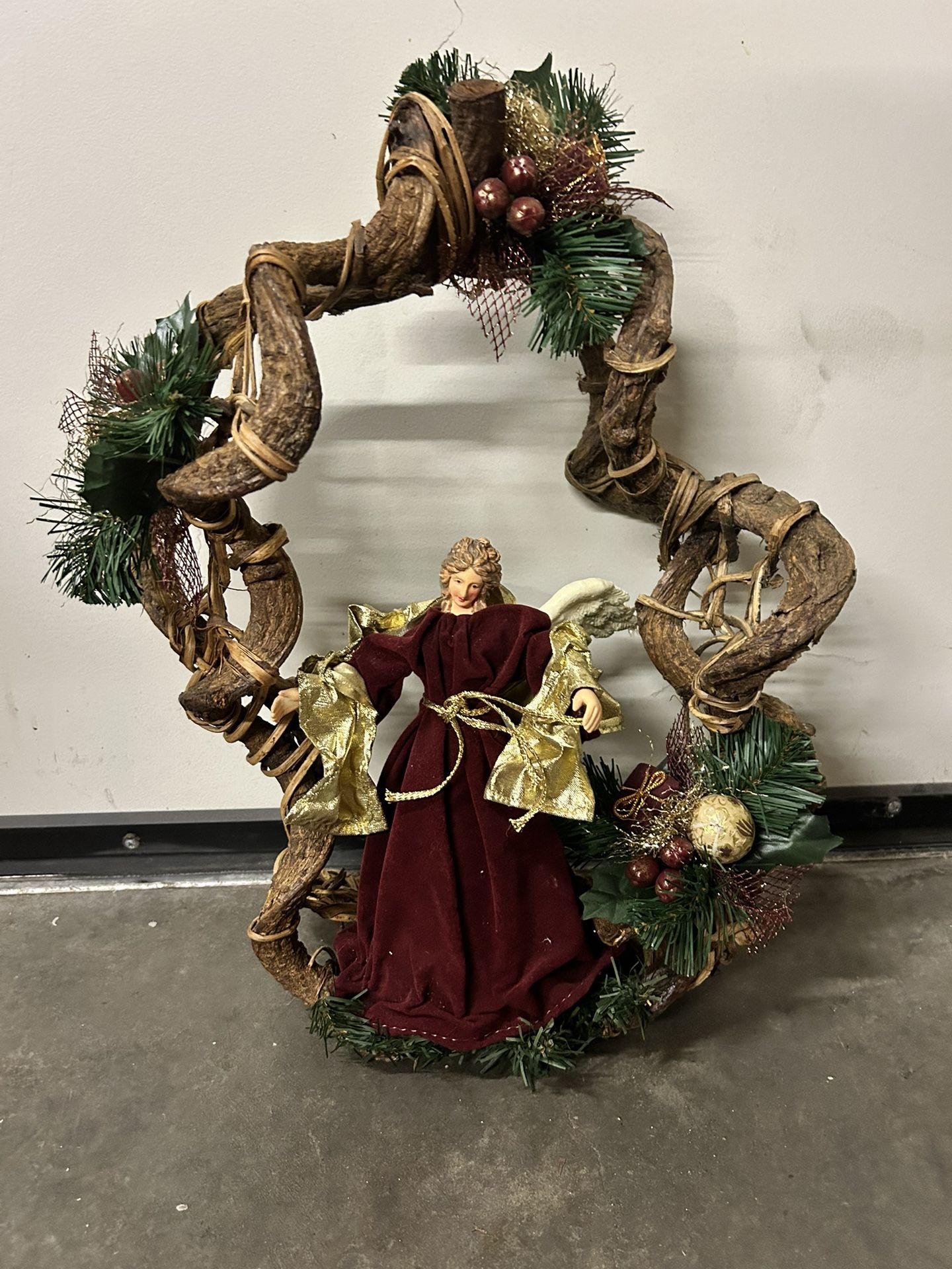 Decorative Angel Wreath