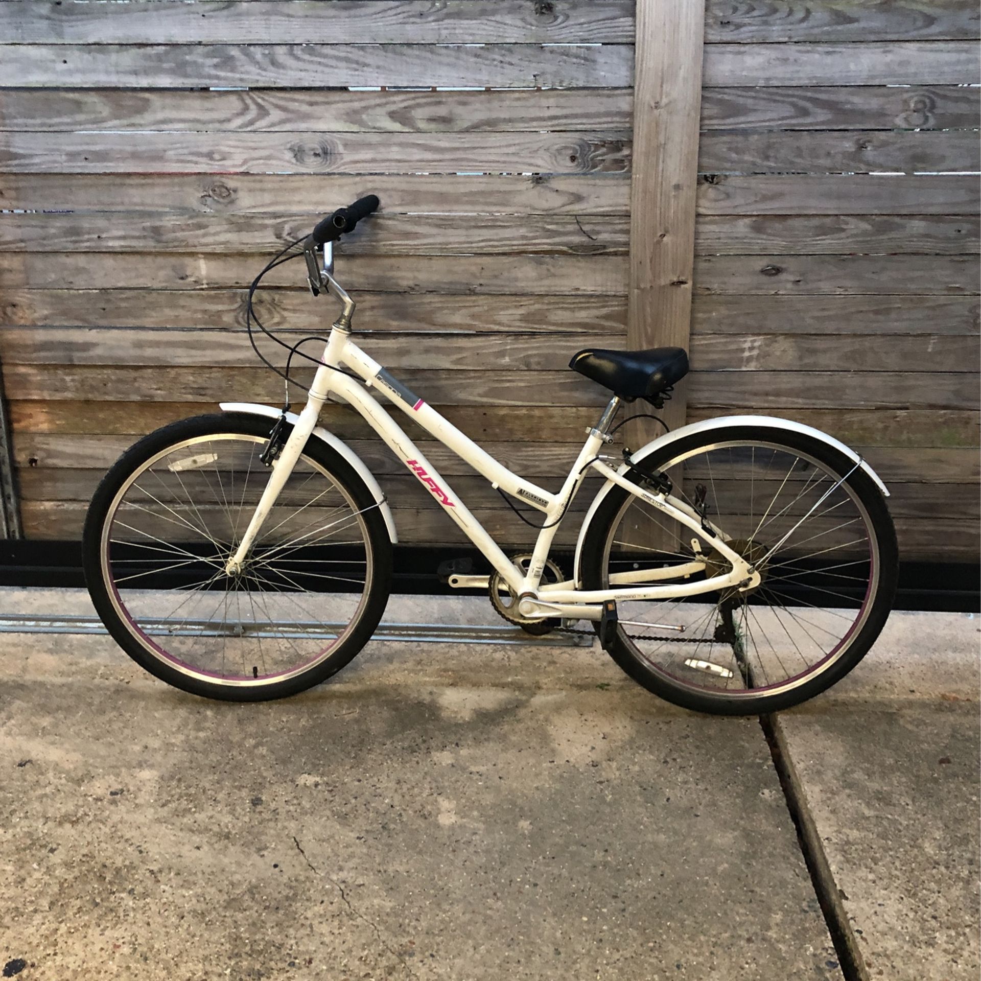 Ladies comfort bike. Cruiser bike. Hybrid bike. Well taken care of, and in good working condition