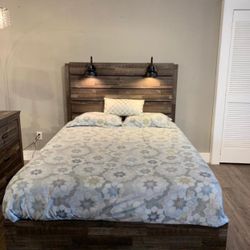 👑Queen Size Dark Colored Panel Bed( headboard, 2drawer storage footboard and rails) Dresser, Mirror, Nightstand 👑 Bedroom~comedor 💥 New Brand🆕