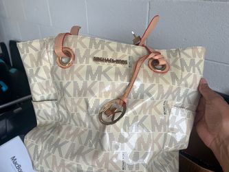 Michael Kors Signature Tote Bag
