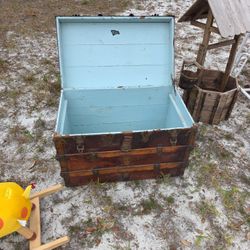 Antique box chest