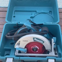 Makita  Corded Magnesium  Circular Saw-Used  7 1/4 