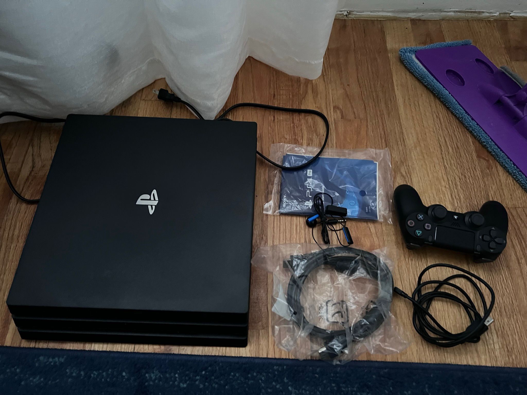 PS4 Pro 1tb (Open box)