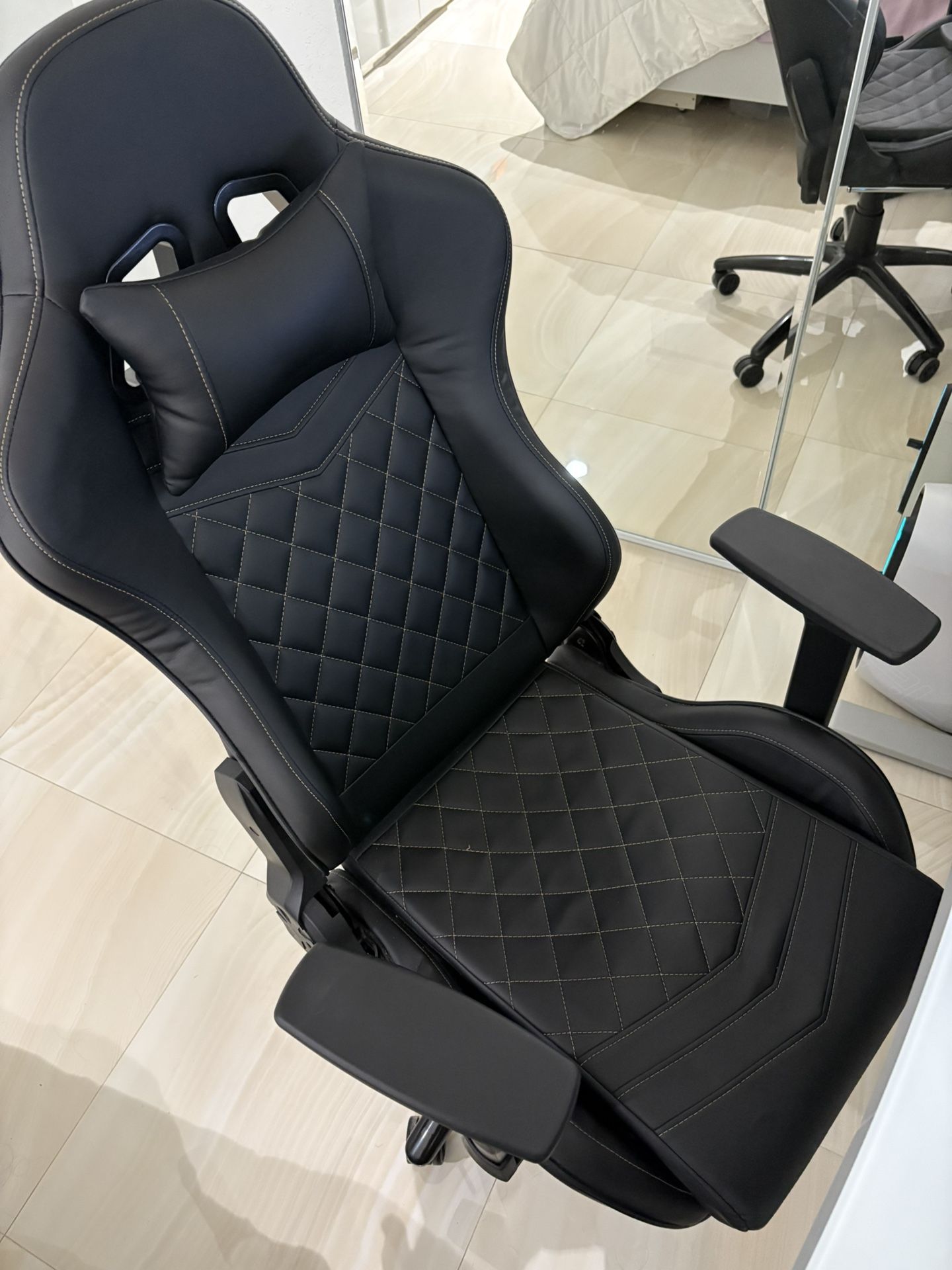 Gaming Chair & Height Adjustable Desk