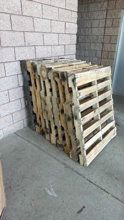Free wood pallets!