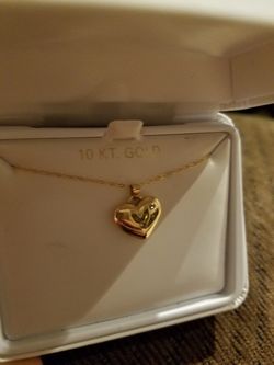 10k gold necklace with charm