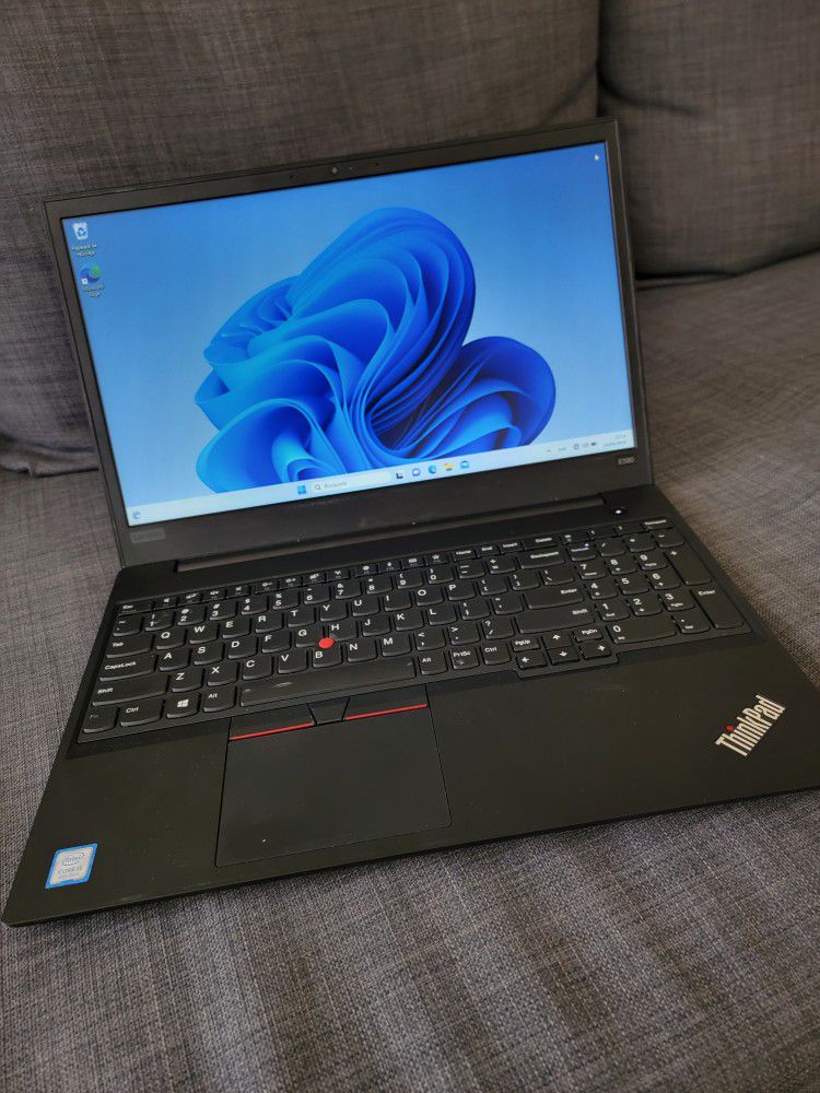 LENOVO THINKPAD LAPTOP 15.4" INTEL CORE i5 256ssd Windows 11 Working Great,  Battery Ok   And Charger Included