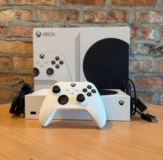 Series S 512TB SSD Home Console - White - With Controllers & games