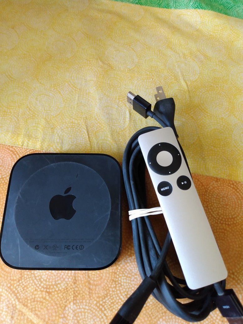 APPLE TV STREAMING MEDIA WI-FI 8GB HDMI CABLE REMOTE CONTROL