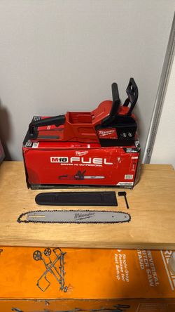 Milwaukee M18 FUEL 16 in. 18V Lithium-Ion Brushless Battery Chainsaw (Tool-Only)
