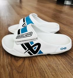 Amazing Kids Hockey Bauer OoFos Slide Sandals