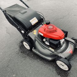 Honda Commercial Gas Self Propelled Lawnmower 