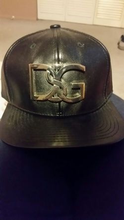 BlK Leather Gold LoGo "DSG" Snap back