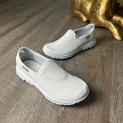 Jirafa Contagioso Premio Nurse Shoes Skechers Go Walk Size 7 for Sale in Westover Air Force Base, MA  - OfferUp
