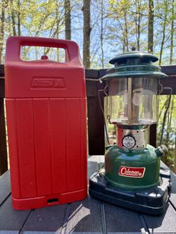 Vintage Coleman double mantle Kerosene Lantern with Carrying Case