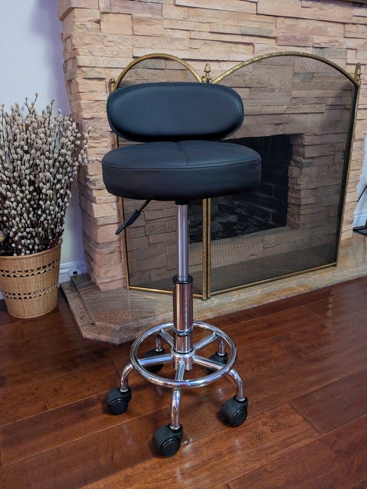 Swivel Stool With Wheels