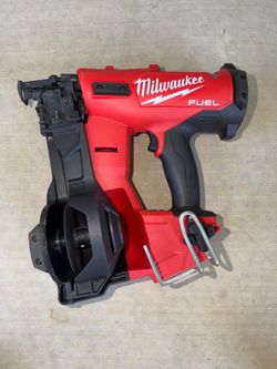 Milwaukee M18 FUEL 18-Volt Lithium-Ion Brushless Cordless Coil Roofing Nailer (Tool Only)