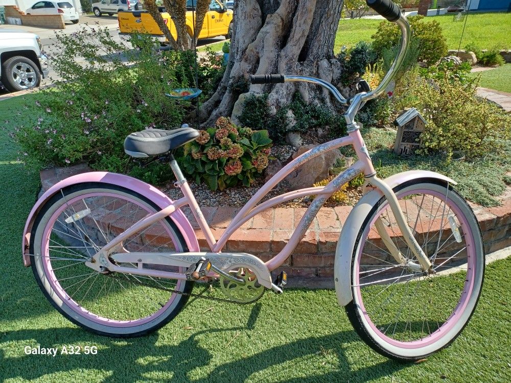 Electra Hawaii Ladies Beach Cruiser XLNT 26"