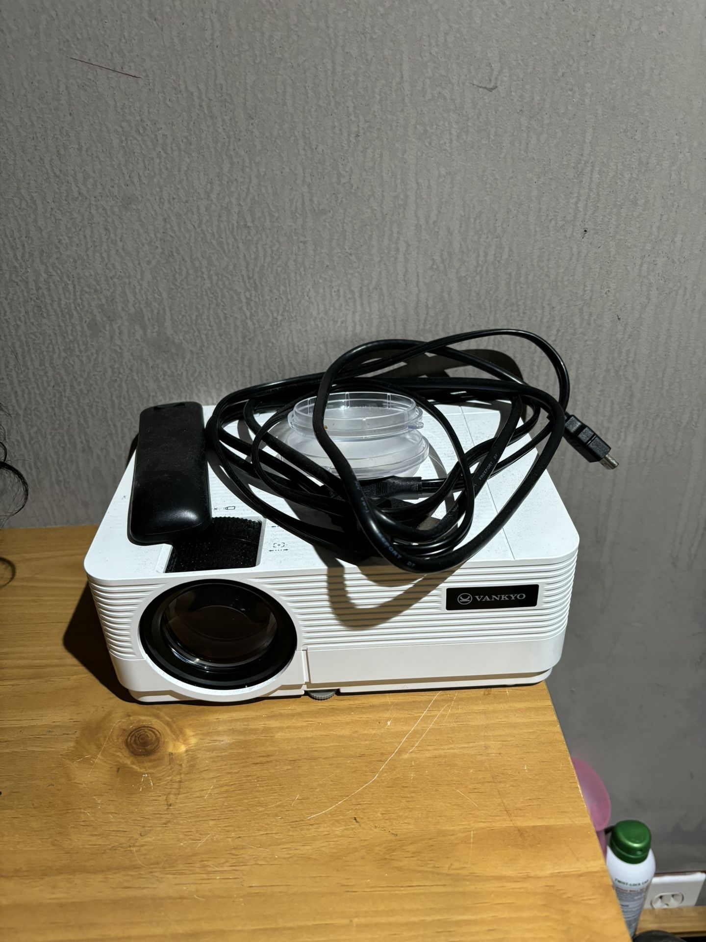 Vankyo Projector