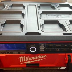 M18 Milwaukee packout radio  