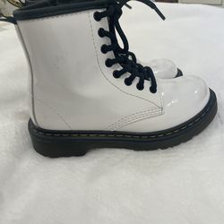 White Dr Martens kid11K