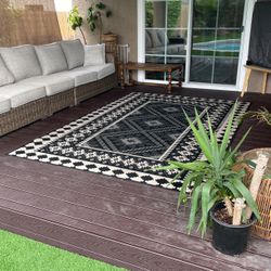 Safavieh Outdoor Rug