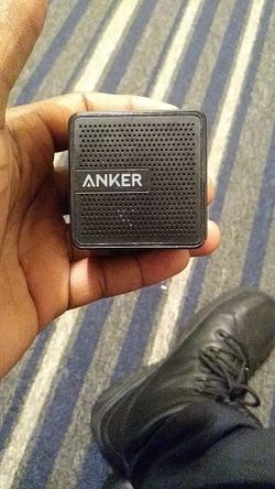 Anker mini bluetooth speaker A7910