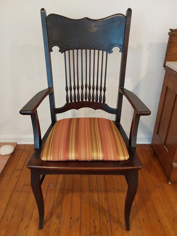 Chair/Antique Edwardian Wooden Armchair