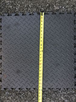 250 Square Feet Of Interlocking Tiles Protective Flooring 