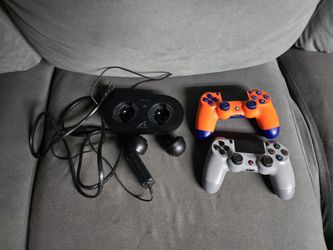 Limited Edition PS4 Controllers and charging dock PlayStation 4 Sony OEM