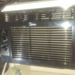 Air Conditioner Like New