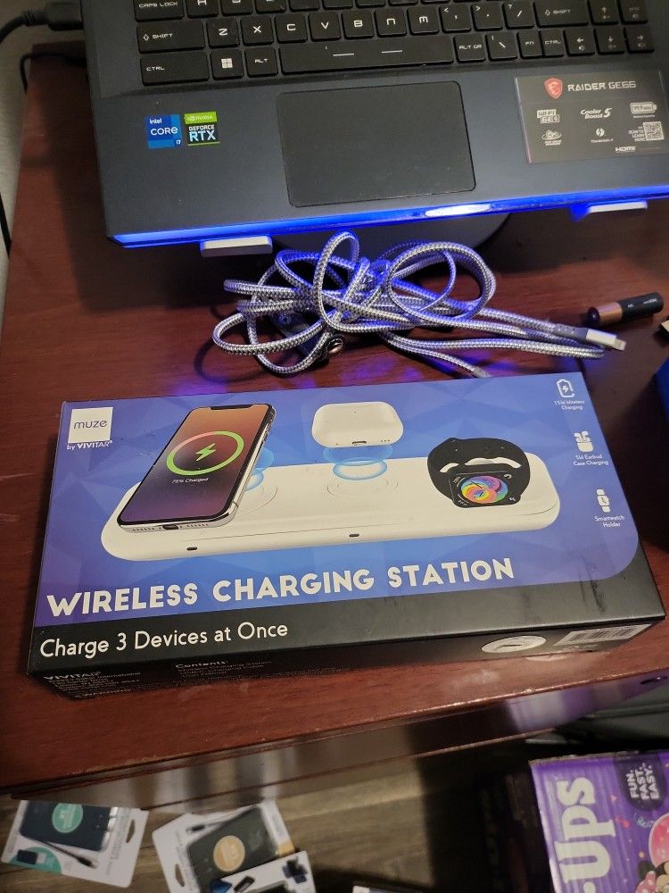 Muze Wireless Charging Station Charges 3 Devices