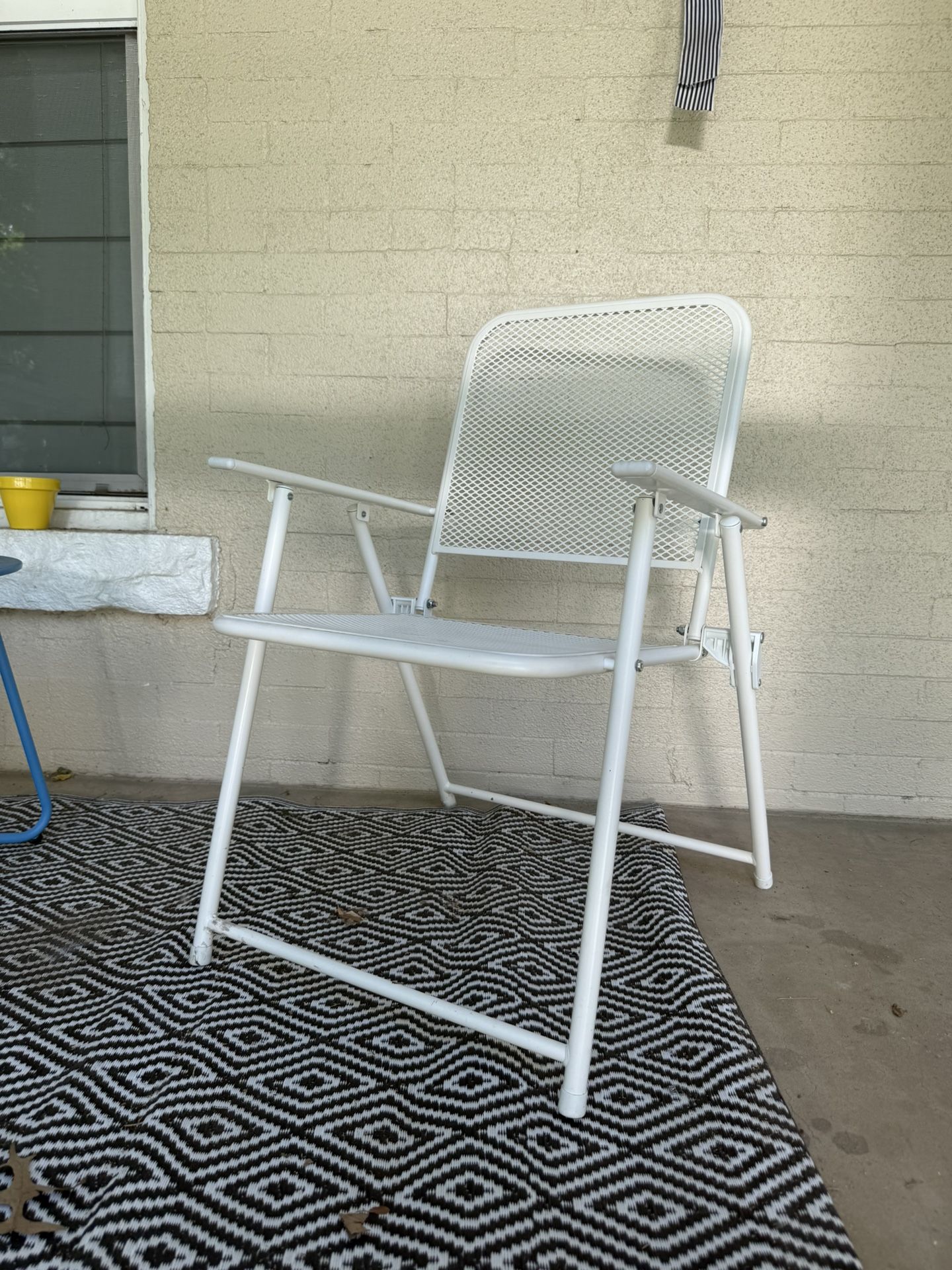 White Outdoor Chair Set