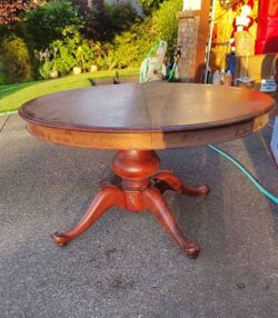 VICTORIAN ERA SOLID WOOD PEDESTAL DINNING TABLE