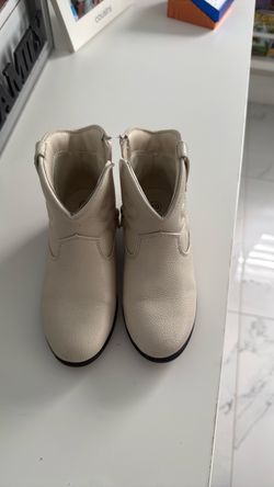 Girl boots