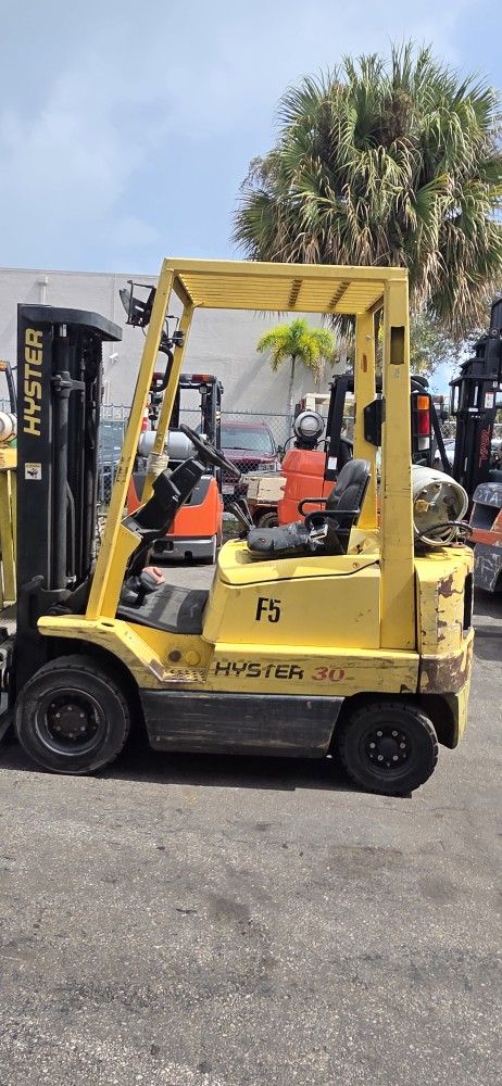 Hyster Forklift 3000 Kbs Capacity Pneumatic Tires 