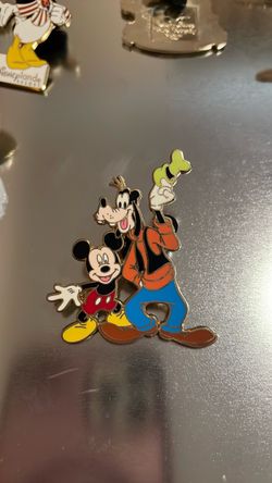 2009 Disney Starter Trading Pin Friends Are Forever Mickey Mouse & Goofy
