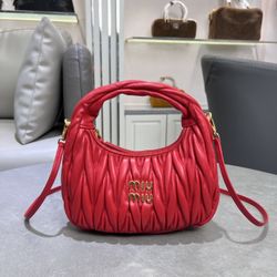 Red business attendance crossbody bag