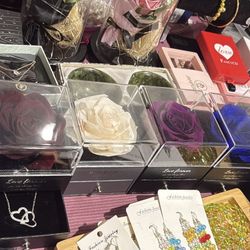 Ansuma Preserved Real Rose Box, Eternal Rose with Heart Necklace in Jewelry Box, Romantic Gifts for Her Women Mom Wife Grandma on Mother's Day, Annive