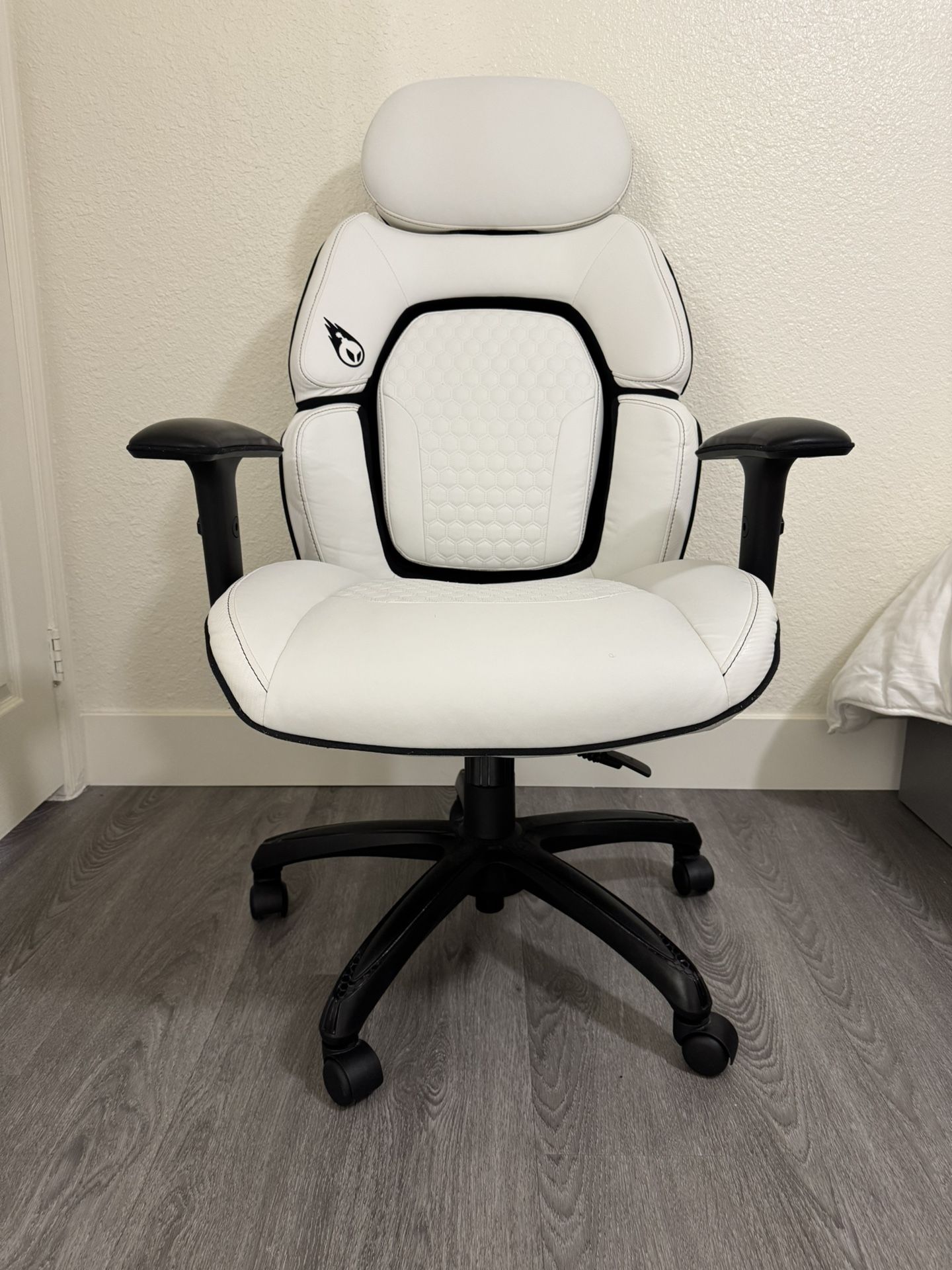 DPS Centurion Gaming Chair with Adjustable Headrest