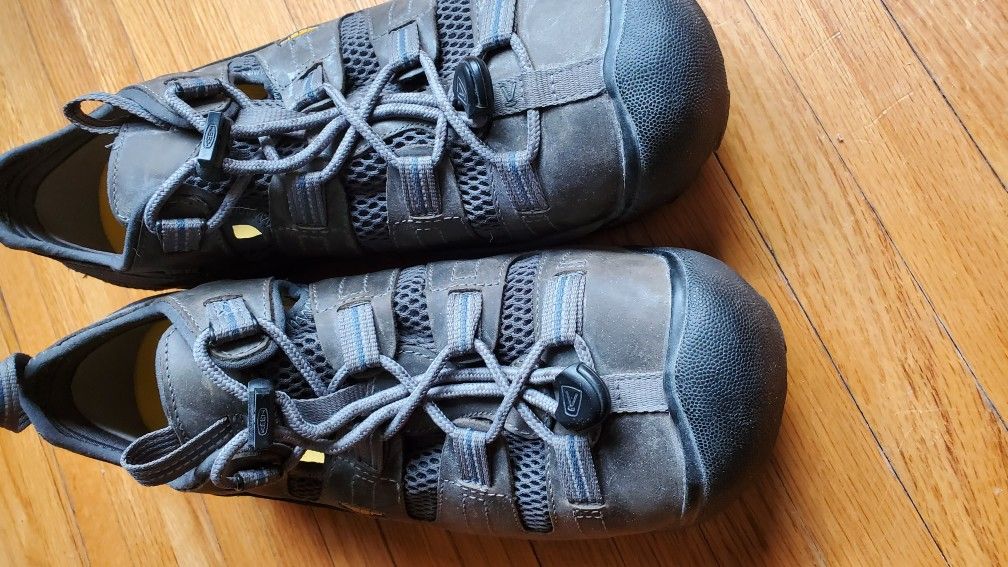 Keen Steel Toe Shoes