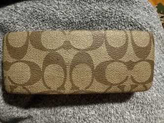 Coach glasses holder