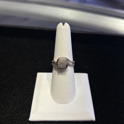 14kt YG Ring Size 7