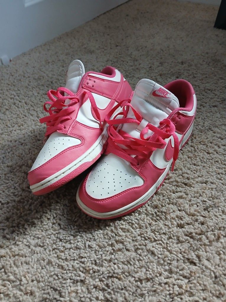 PINK DUNKS
