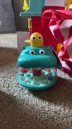 Hippo pop toy