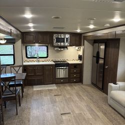 2019 Forest River ROCKWOOD signature Ultra Light